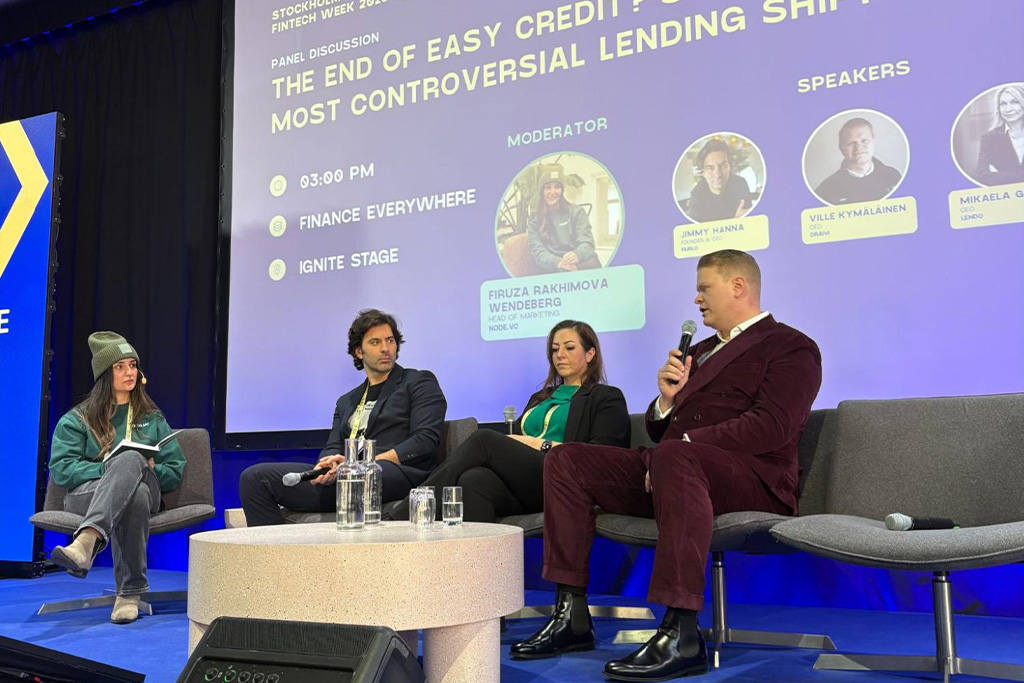 Ville Kymäläinen on stage of Stockholm Fintech Week